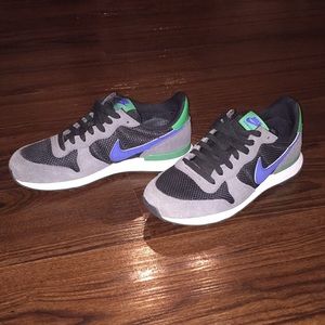 Nike Internationalist Sneakers